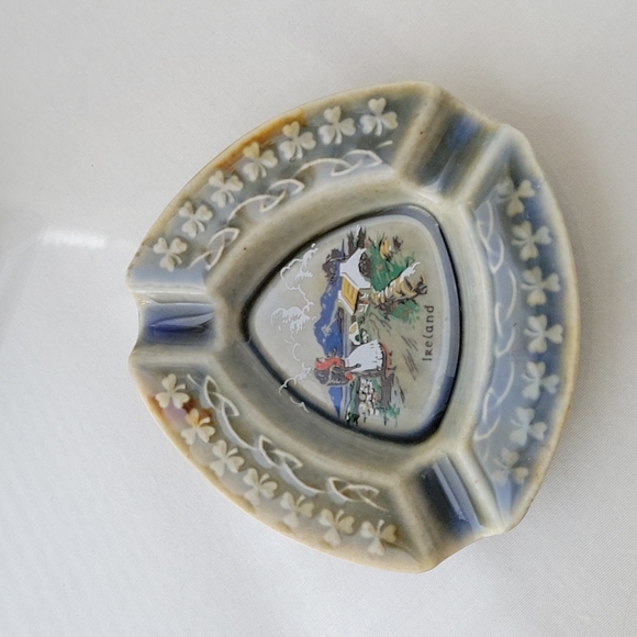 Vintage Wade Irish Porcelain Ireland Souvenir Ashtray - Picture 2 of 5